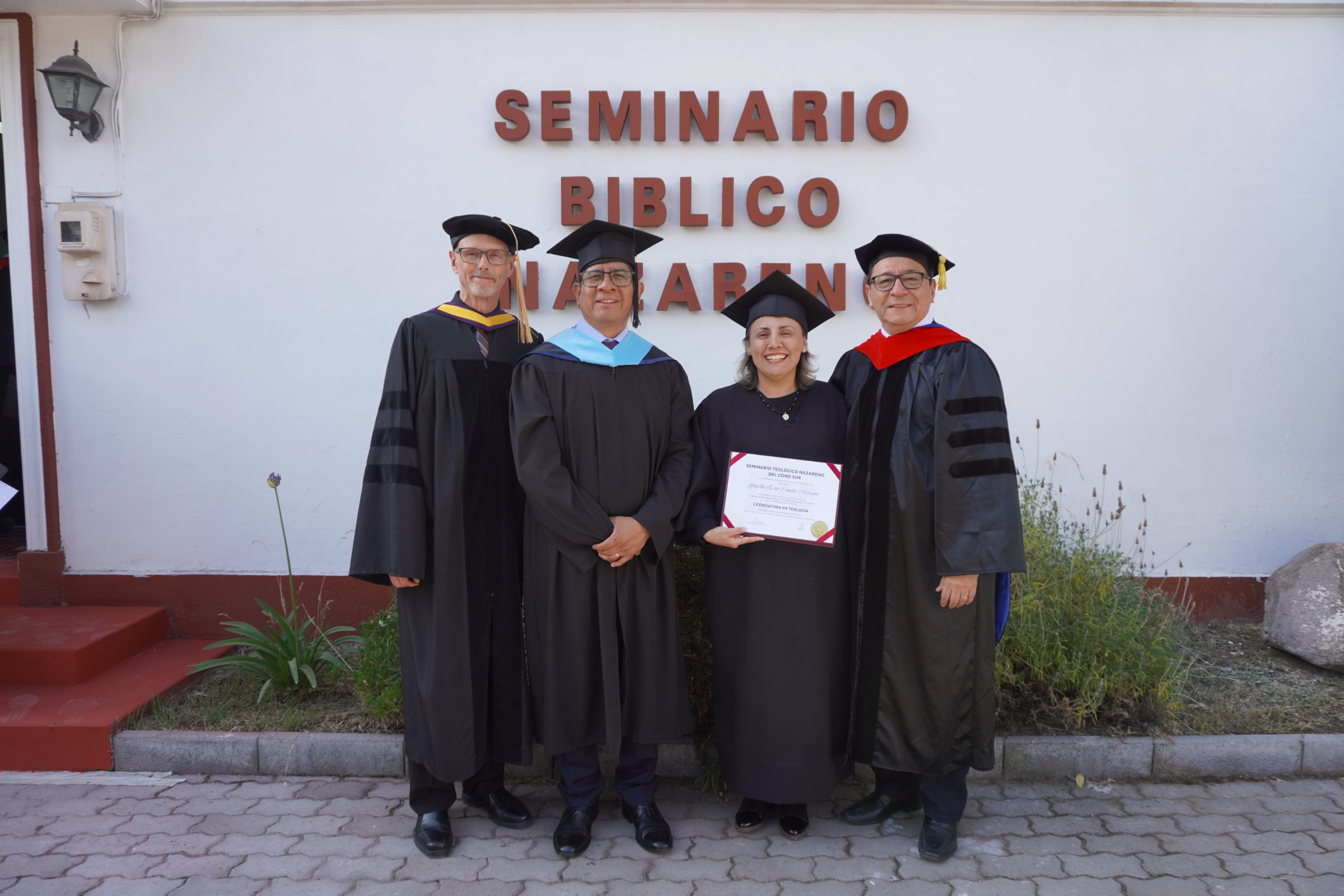 Promoción de graduados del Seminario Bíblico Nazareno